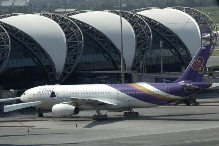 Canadian man opens door of Thai Airways flight before take off