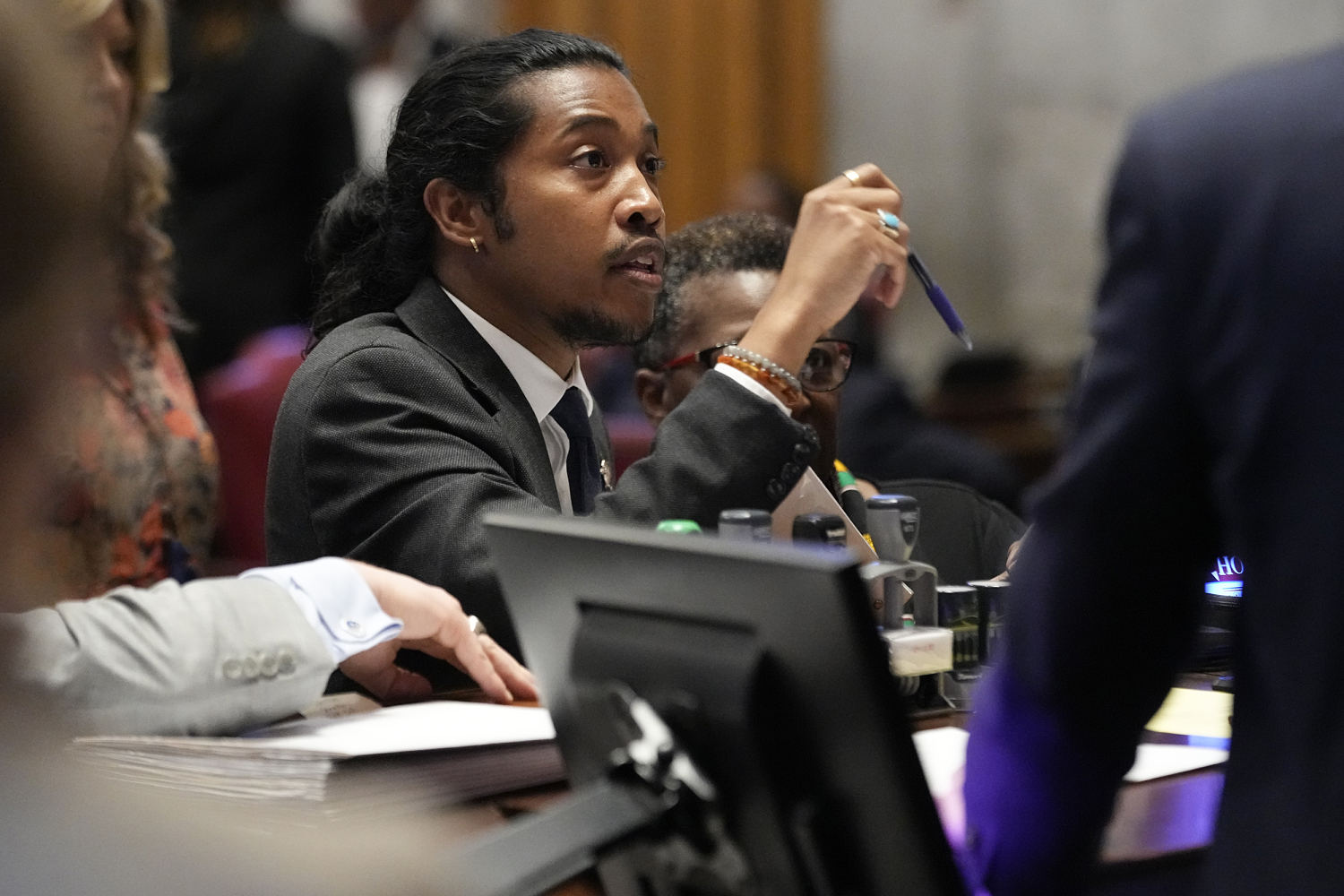 Tennessee House advances bill to ban reappointing lawmakers booted for behavior