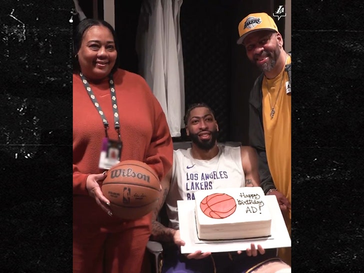 Anthony Davis’ Parents Surprise Him W/ Birthday Cake After Historic Game