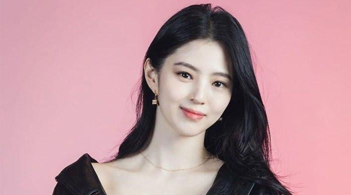 Han So Hee loses cool during Paris Fashion Week: Watch