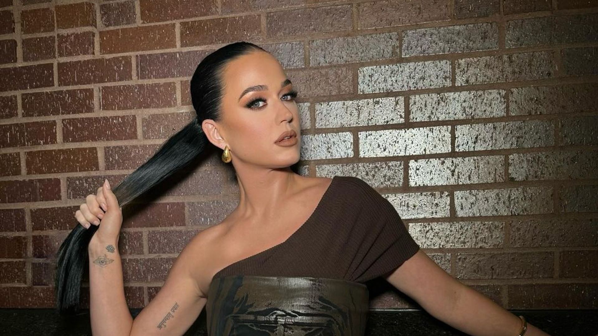 Katy Perry fans spot major clue in stunning photo of star in tight brown dress ahead of American Idol appearance