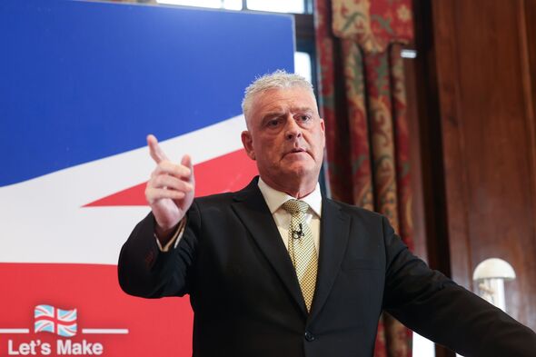 Lee Anderson warns UK ‘at breaking point’ as migration fuels population rise