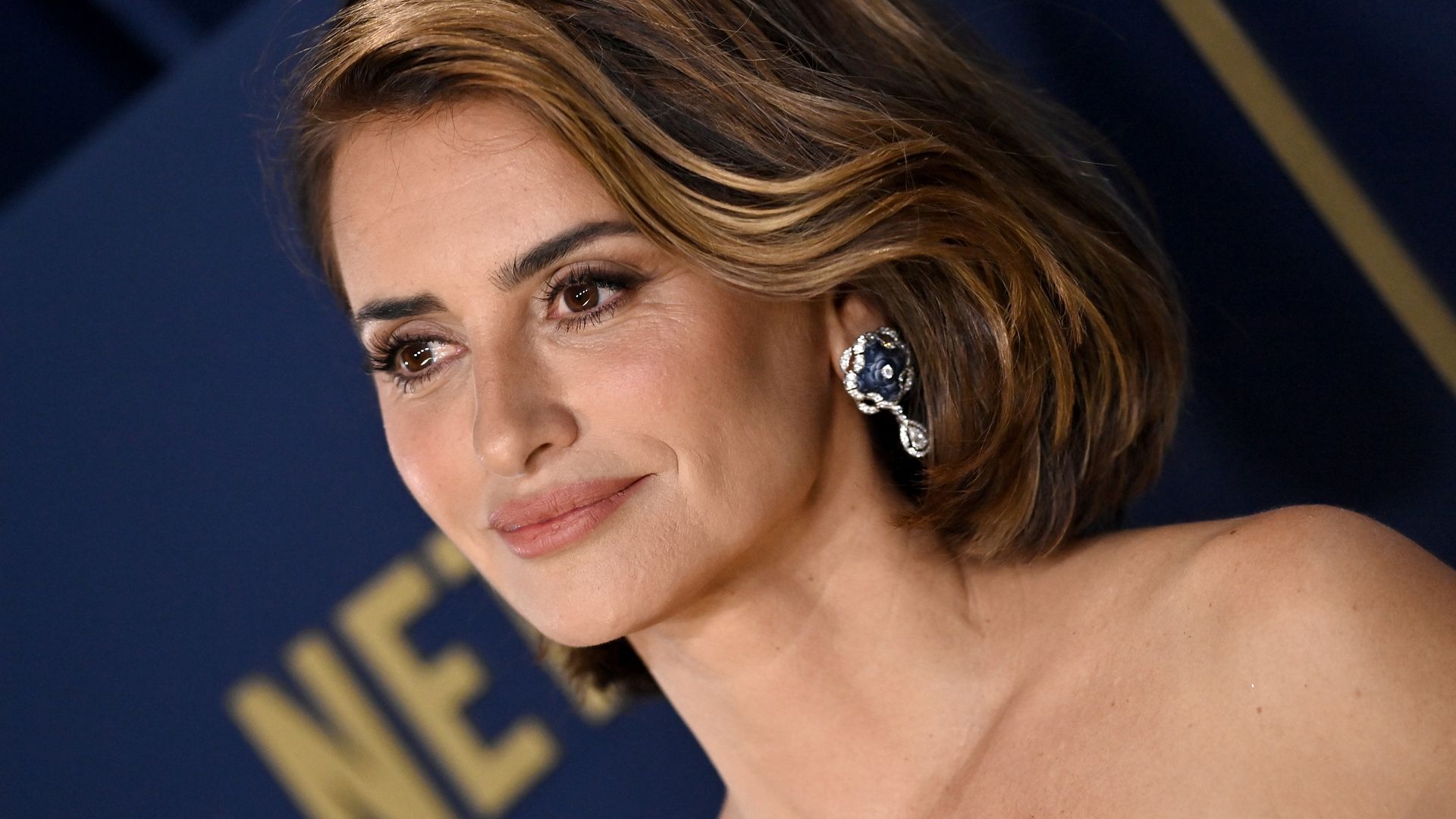 Penélope Cruz, 49, turns heads in bold, lace look you don’t want to miss