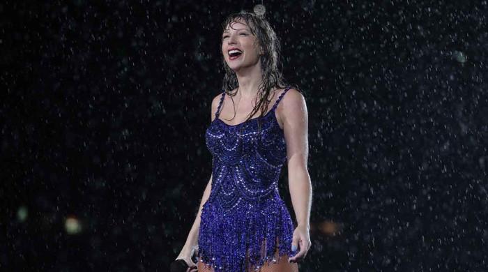 Taylor Swift defies all odds, performs under ‘extreme weather’