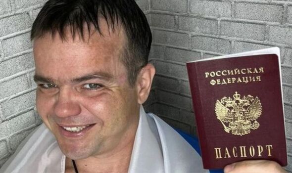 Putin grants Russian citizenship to British traitor who abandoned UK to fight Ukraine