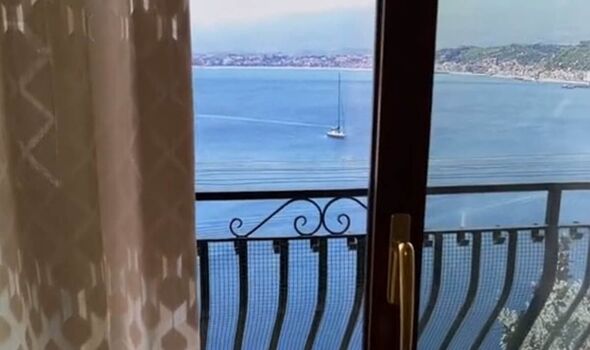 Astonished tourist leaves followers in stitches with ‘deceiving’ sea view room she rented