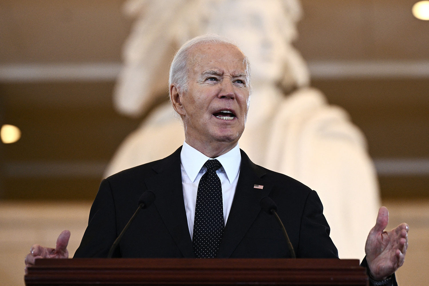 Biden draws parallels between the Holocaust and Oct. 7 Hamas attack in remembrance ceremony