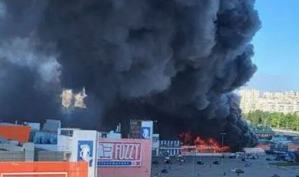 Deadly Russia missile attack leaves Ukrainian retail park engulfed in black smoke