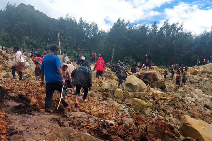 Hundreds feared dead after landslide in remote area of Papua New Guinea