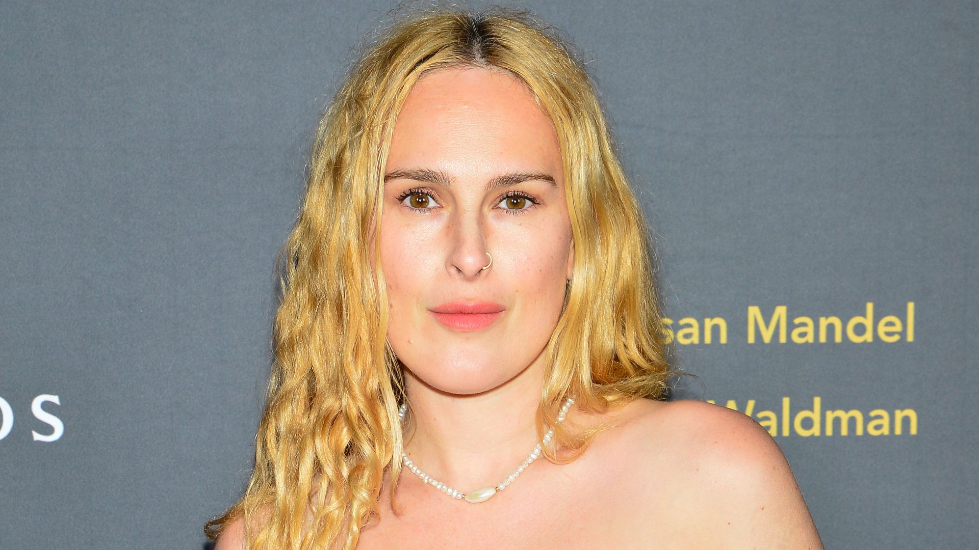 Rumer Willis is all legs in thigh-split dress after embracing her ‘mama curves’