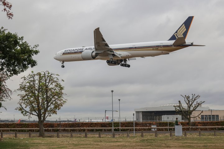 Singapore Airlines: 1 dead, 30 injured after ‘severe turbulence’ rocks Boeing 777
