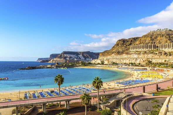 British tourists warned about mysterious virus sweeping through the Canary Islands