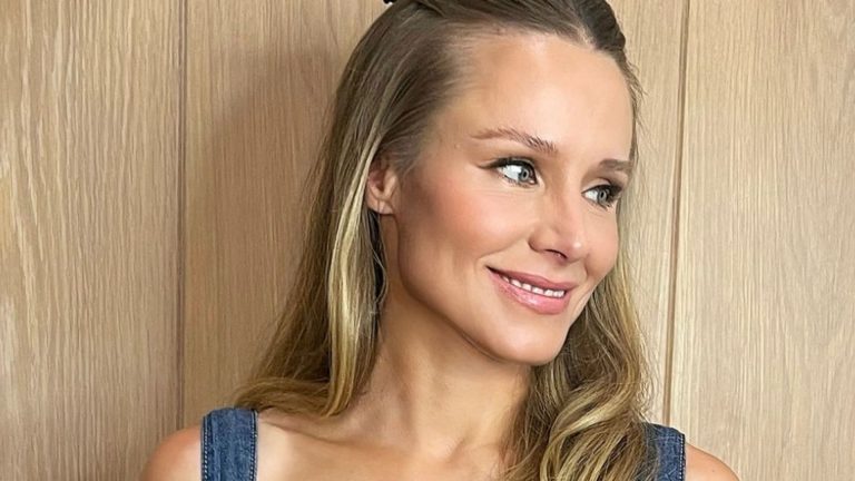 Kristen Bell’s demure Reformation dress is so Gossip Girl and I need it in my closet