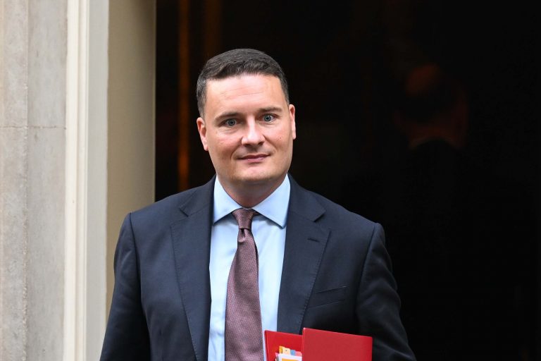 Health Secretary Wes Streeting threatens to take axe to ‘overly complex’ health quangos in patient safety overhaul
