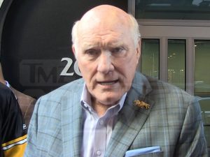 Terry Bradshaw Says Steelers Should Start Justin Fields Over Russell Wilson