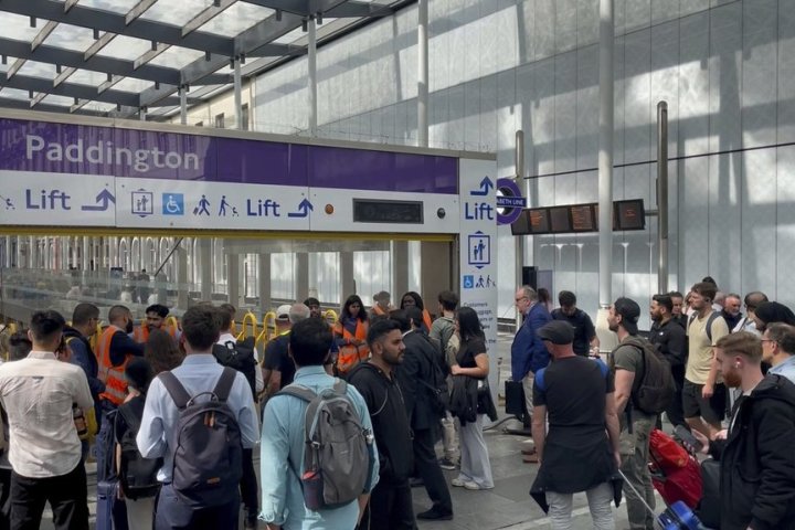 London Underground suffers power outage, delays during afternoon rush hour