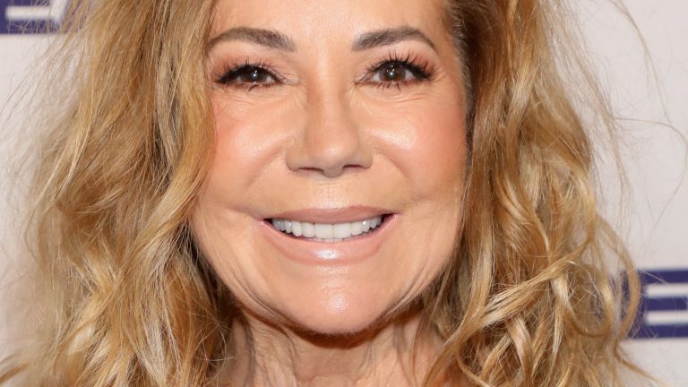 Kathie Lee Gifford sings in little black dress in must-see throwback video that sparks mass response
