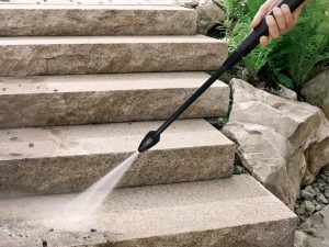 Garden owners urged to buy Amazon gadget with £50 off to ‘blast weeds’ ahead of autumn