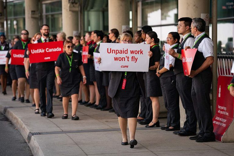 News24 | Air Canada cancels flights over strike threat