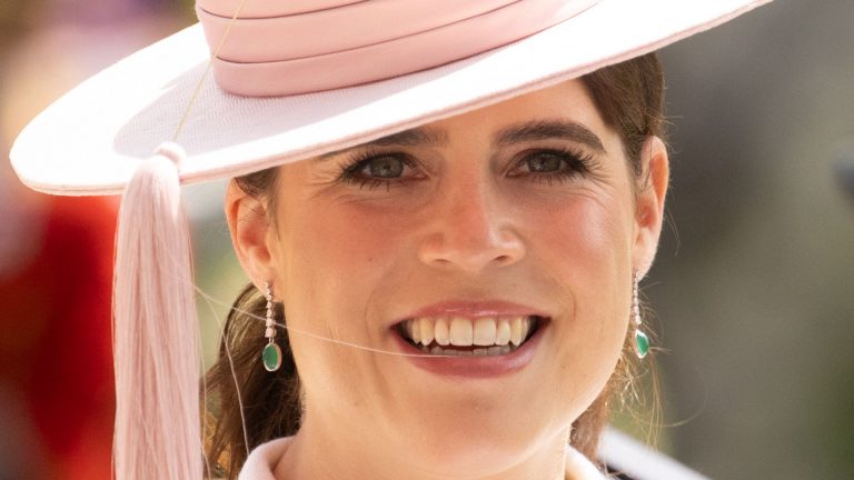 Our fashion team is obsessed with Princess Eugenie’s ‘throw it on and go’ dress