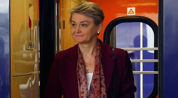 Labour civil war brews as Yvette Cooper appears to blame No10 for Mandelson scandal