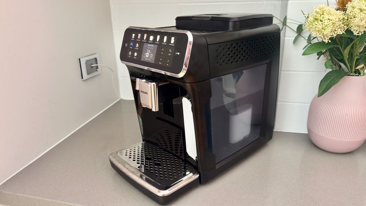 I used the Philips LatteGo 4400 Series for two weeks and found it produced excellent coffee, but its milk foaming could use improvement I used the Philips LatteGo 4400 Series for two weeks and found it produced excellent coffee, but its milk foaming could use improvement