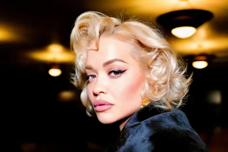 Rita Ora shows off glamorous hair transformation for surprise performance as she channels Marilyn Monroe