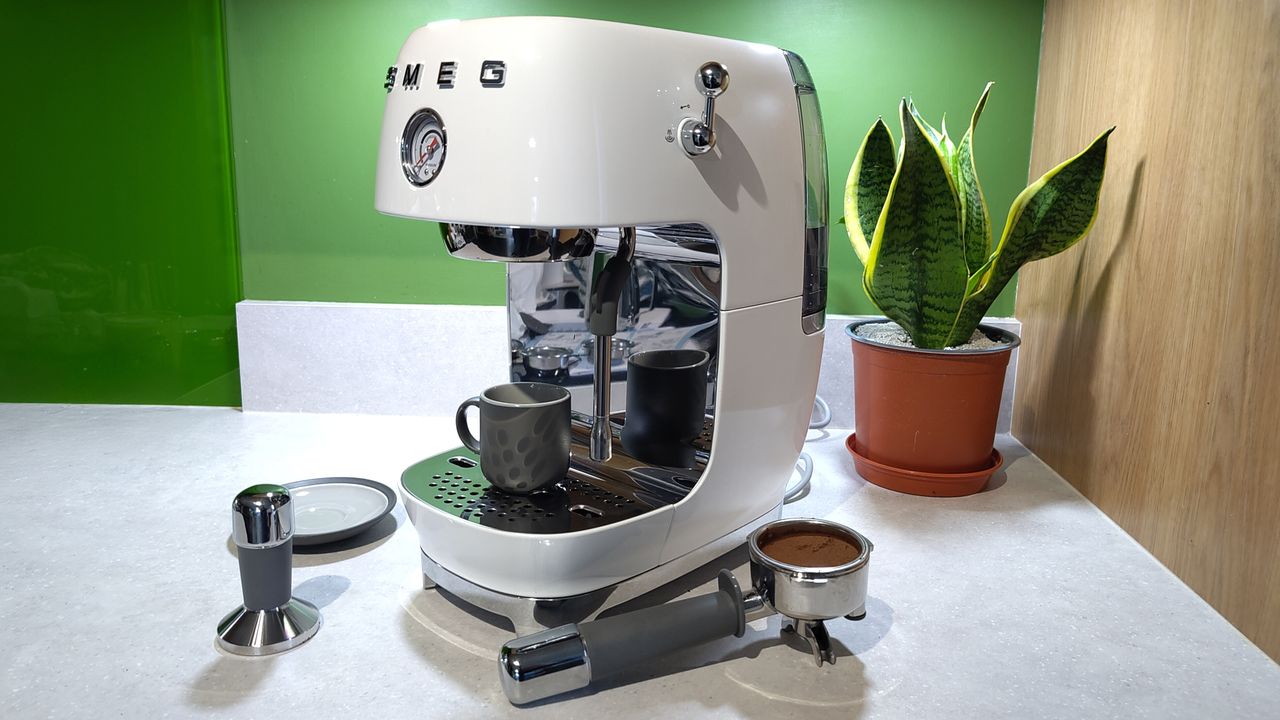 The chic Smeg ECF03 looks like it came straight out of the 1950s, and brews consistently great hot and cold espresso The chic Smeg ECF03 looks like it came straight out of the 1950s, and brews consistently great hot and cold espresso