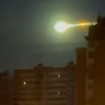 Watch moment mysterious giant green fireball UFO streaks over Moscow witnessed by hundreds of people