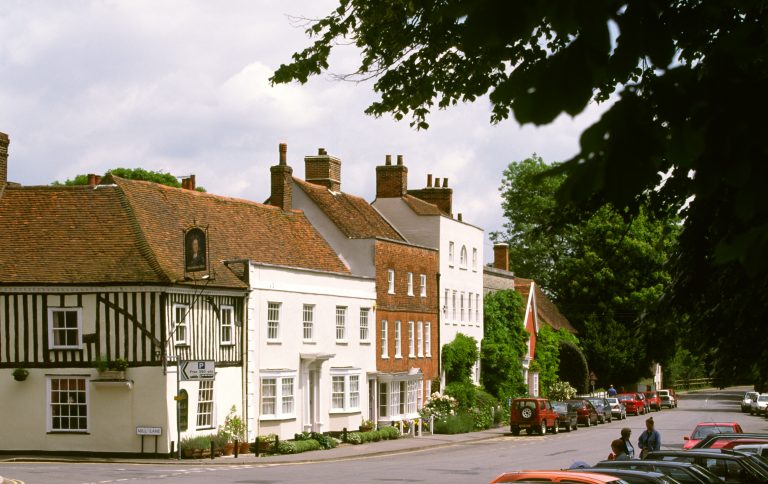 Beautiful English village right on the river is home to one of Britain’s best pubs Beautiful English village right on the river is home to one of Britain’s best pubs