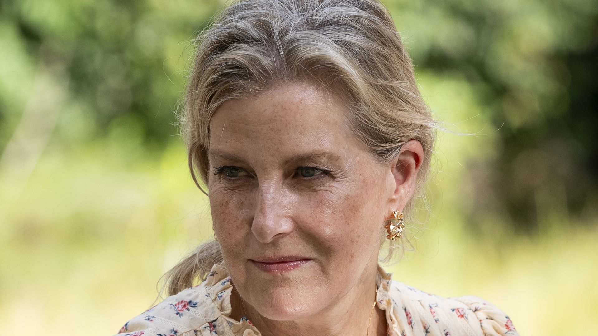 Duchess Sophie lights up the room in vibrant frill-sleeve dress – and Barbie pink lip