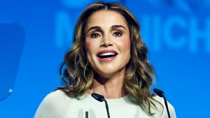 Queen Rania just wore the most ‘daring’ barrel trousers we’ve ever seen