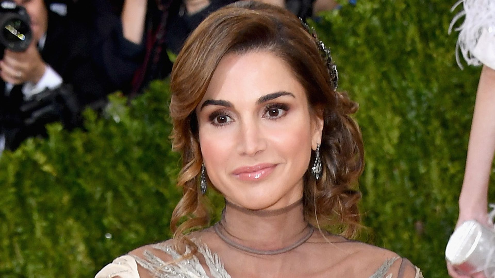 Queen Rania just wore the ‘sleek’ bridal version of Princess Kate’s 4-inch heels