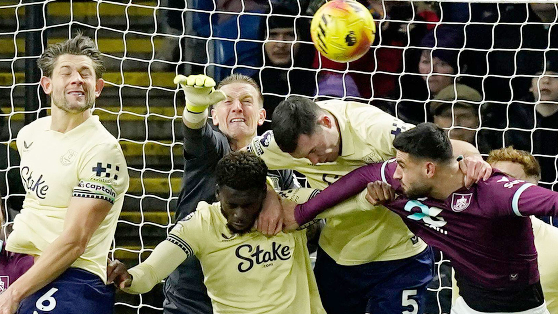 Burnley 0 Everton 0: Clarets miss late chance to win it as goalless draw with Toffees leaves them six points adrift