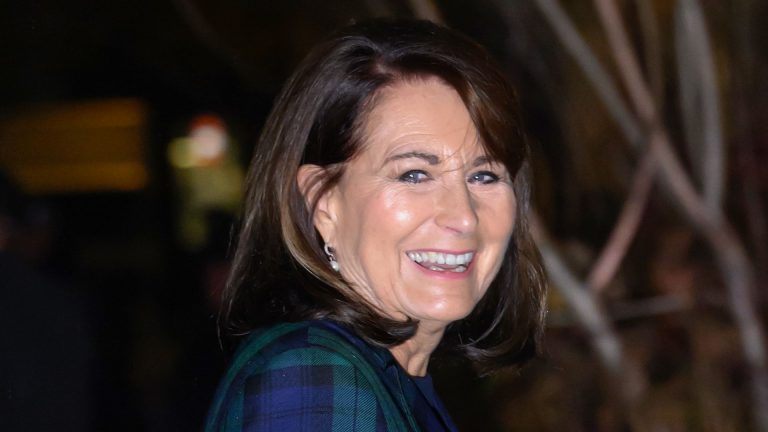 Carole Middleton copies daughter Princess Kate’s famous look – and borrows her shoes and bag