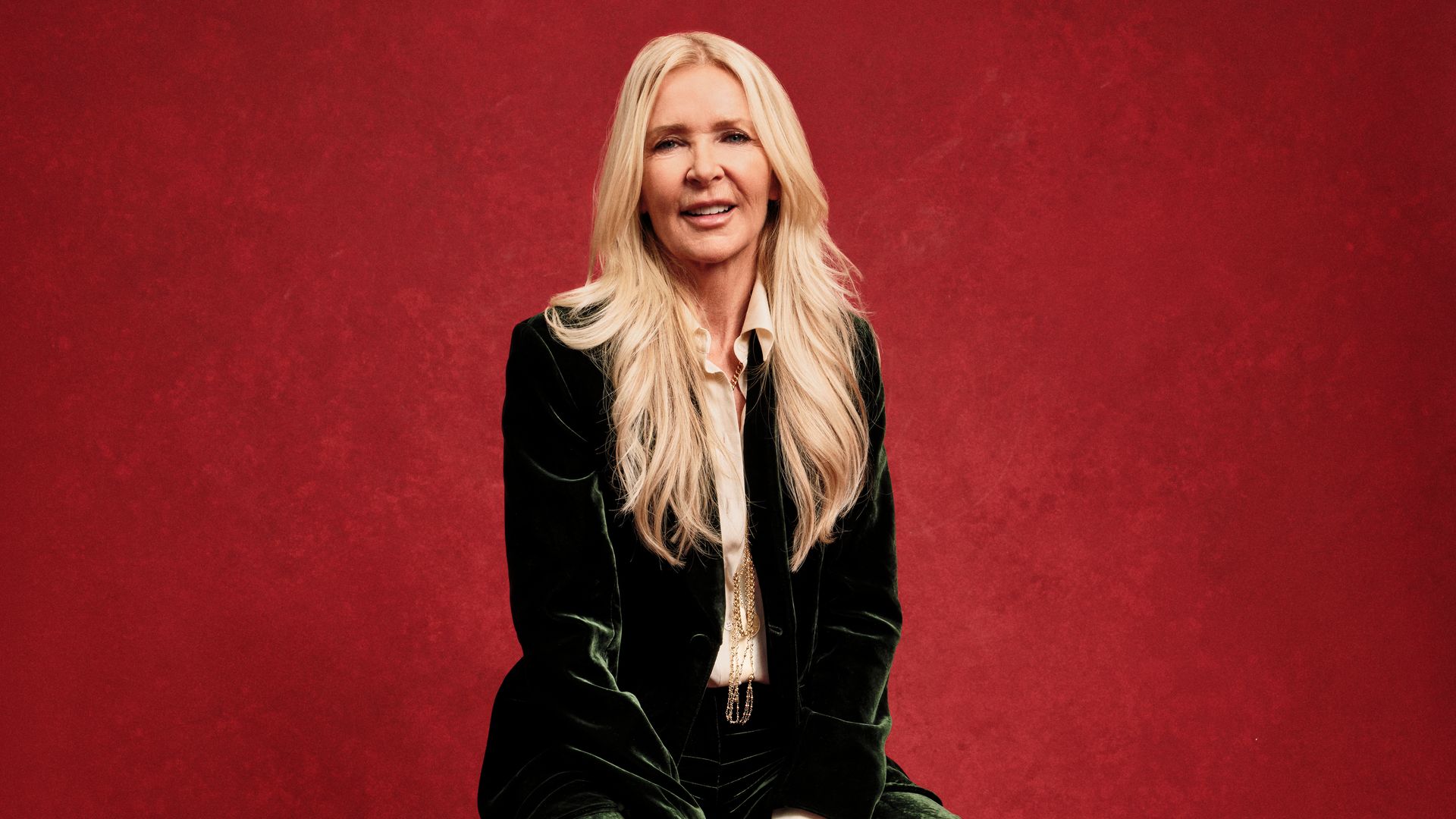 How to take the perfect mirror selfie in midlife