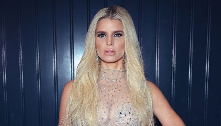 Jessica Simpson in no rush to file for Eric Johnson divorce amid reunion rumors: Source