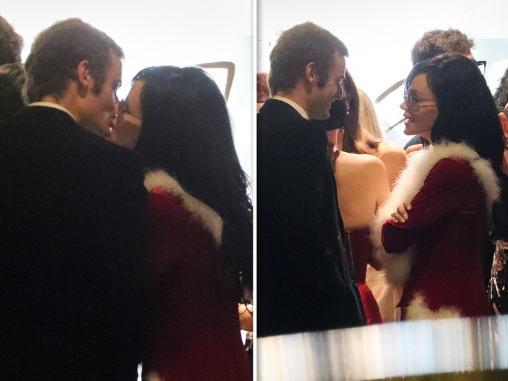 Lily Allen Kisses Jonah Freud During Christmas Party after David Harbour Split