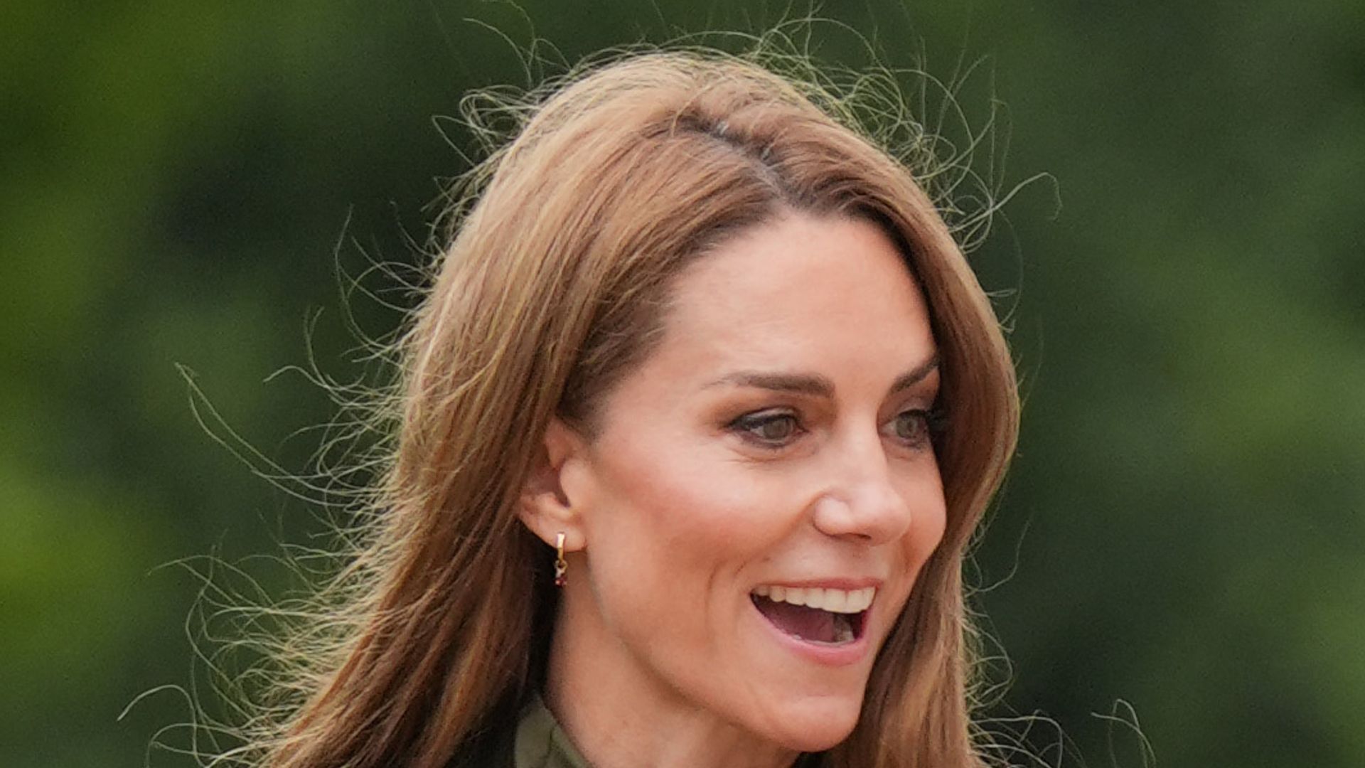 Princess Kate goes back to ‘country girl’ roots in houndstooth skirt