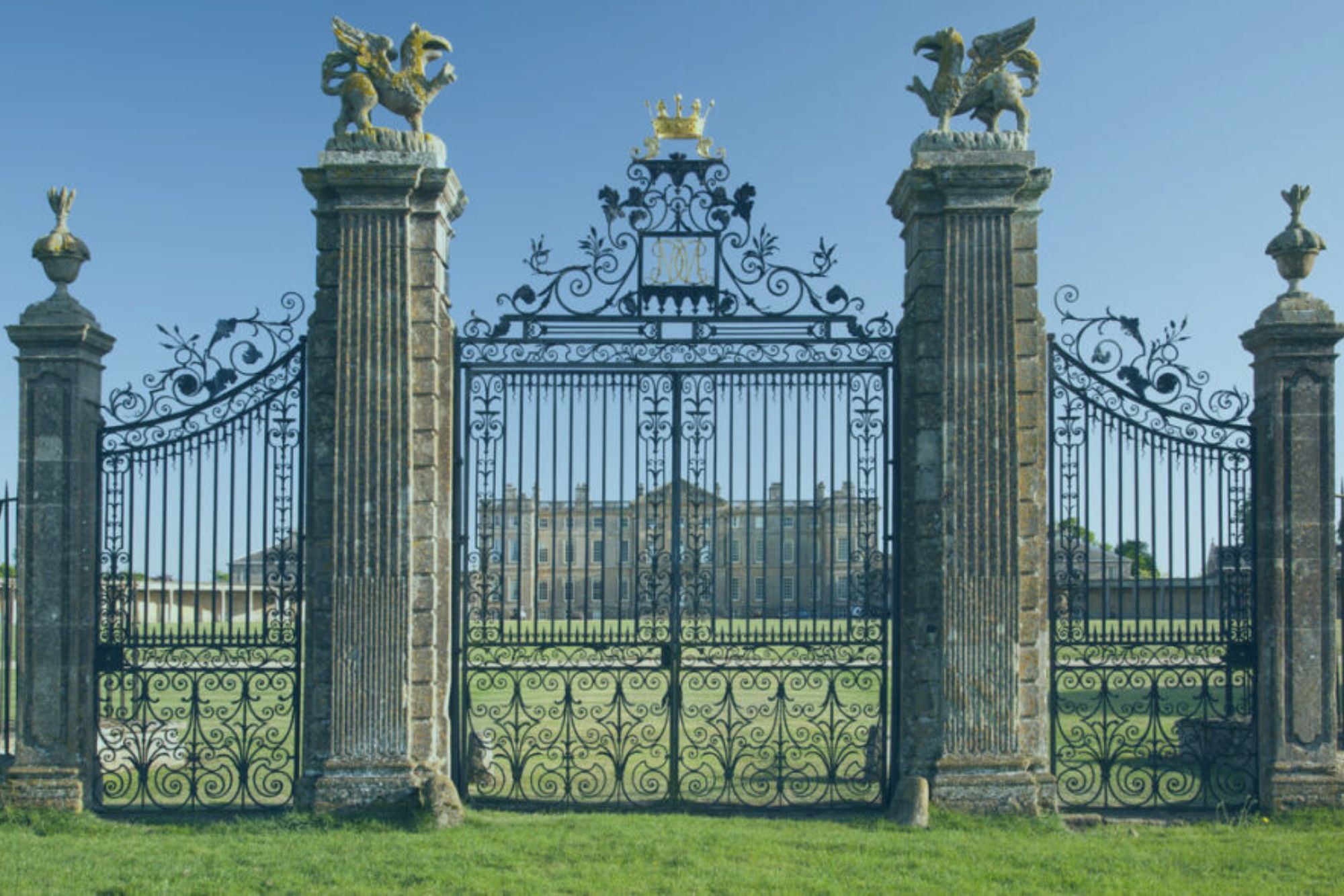 Rightmove’s most-viewed homes in 2025 including a £49m mansion & ‘stiletto-bathtub house’