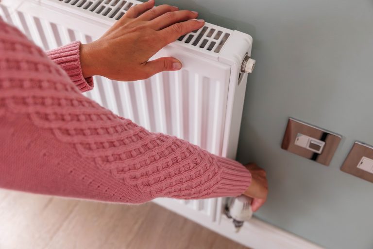 Stop bleeding your radiators – plumber’s 30-second trick eliminates cold spots ‘instantly’ AND slashes your energy bills