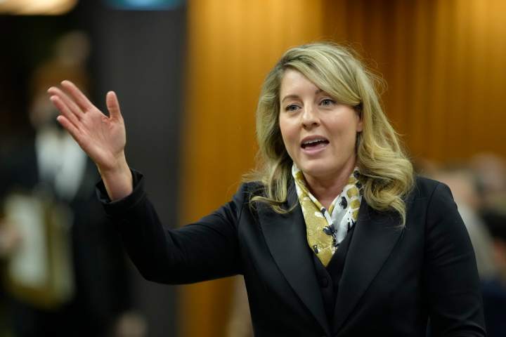 Canada and Korea sign MOU for more trade, including autos and minerals