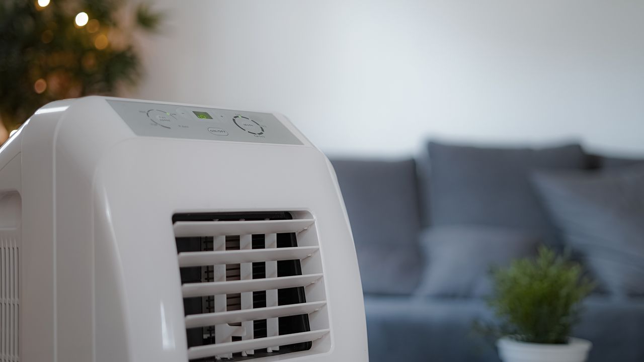 Ceramic heater vs fan heater: cost, efficiency, safety and more compared