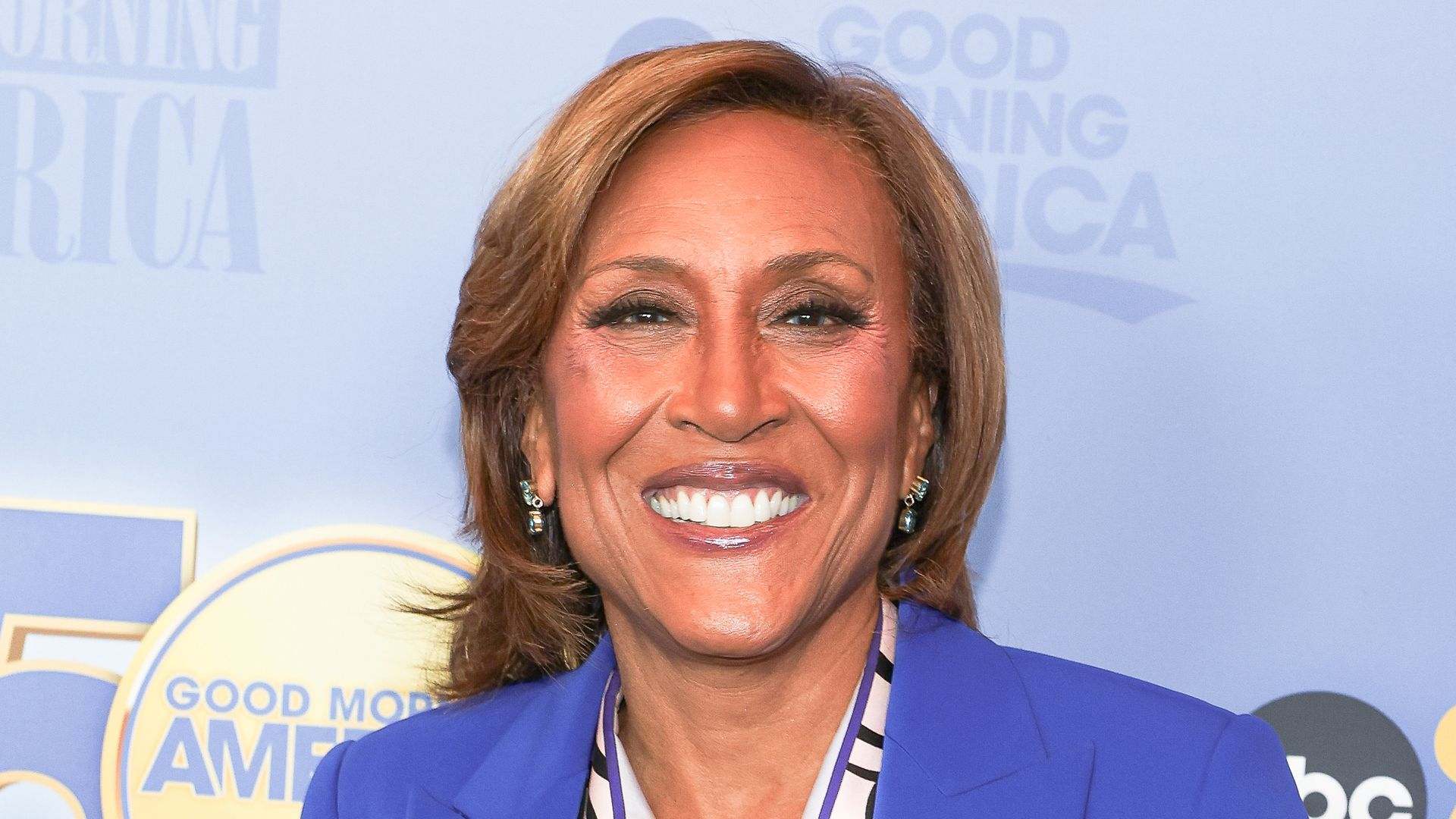 GMA’s Robin Roberts steps out in statement skirt and boots