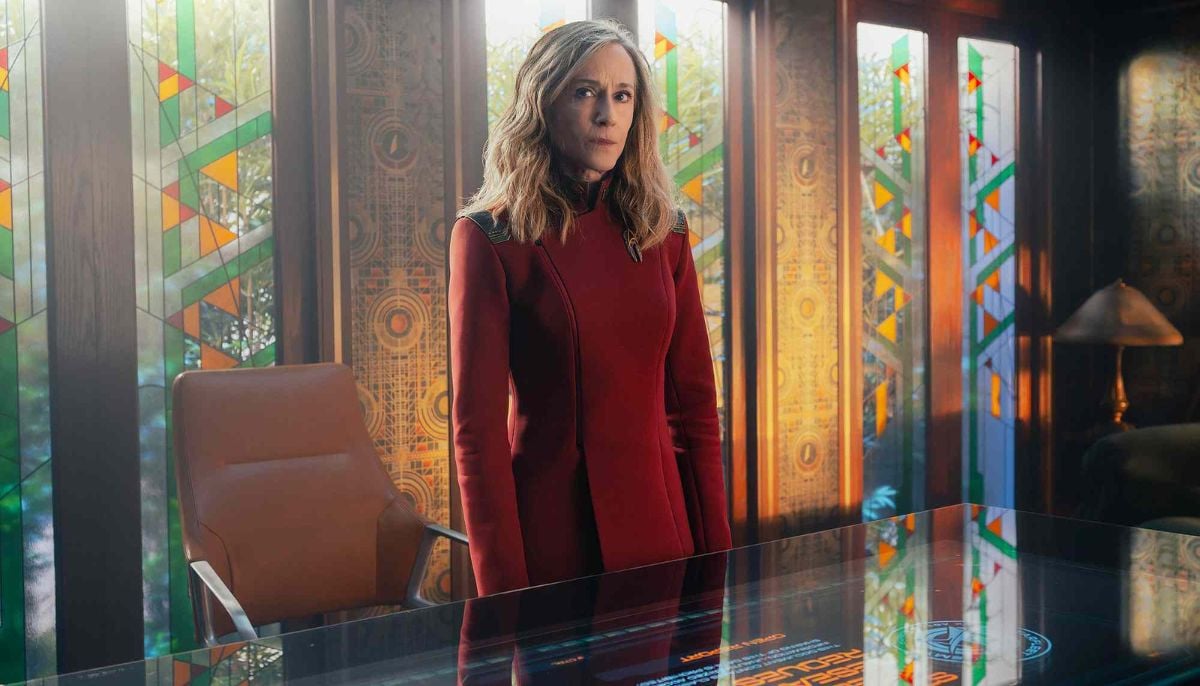 Holly Hunter says walking barefoot in ‘Star Trek’s felt THIS