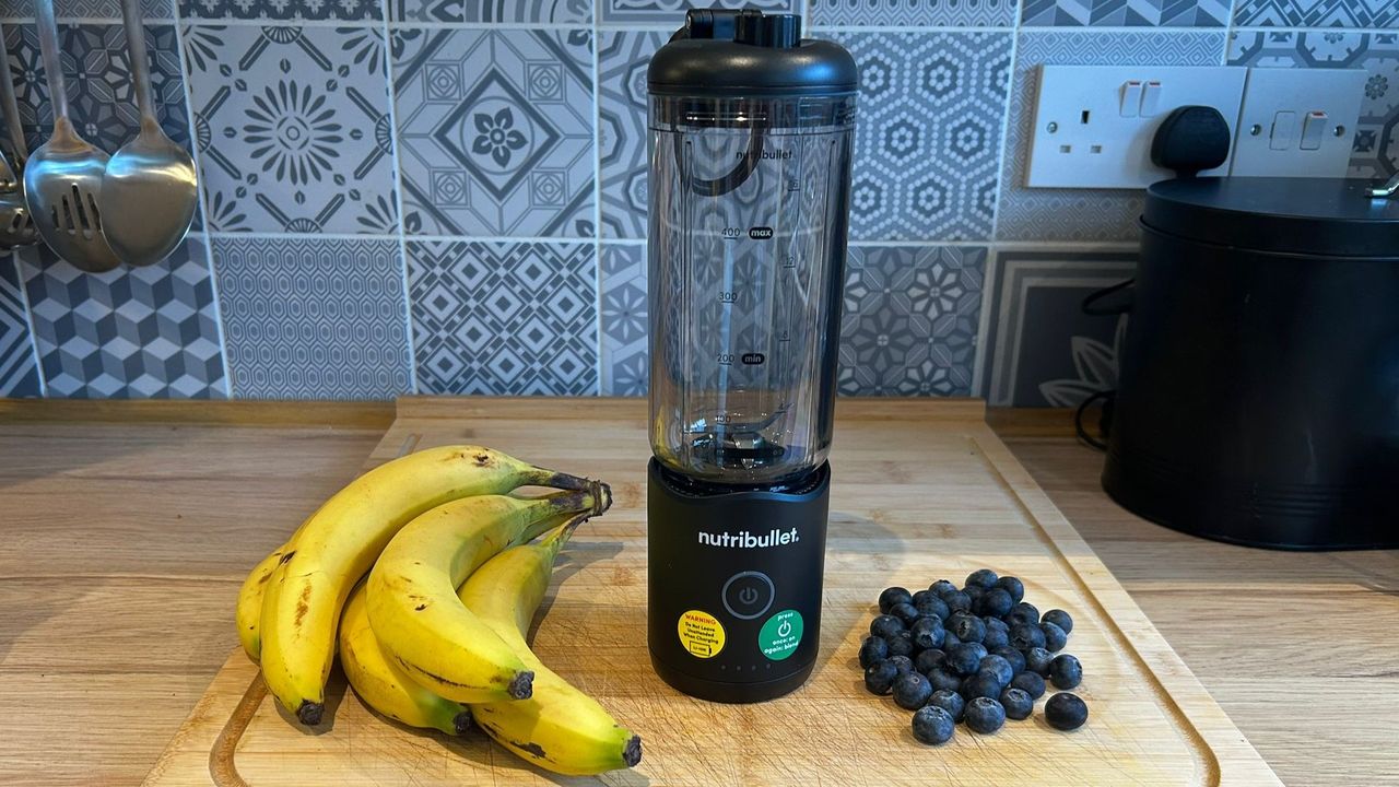 I tested the Nutribullet Flex portable blender: a lightweight, convenient companion for smoothies on the go