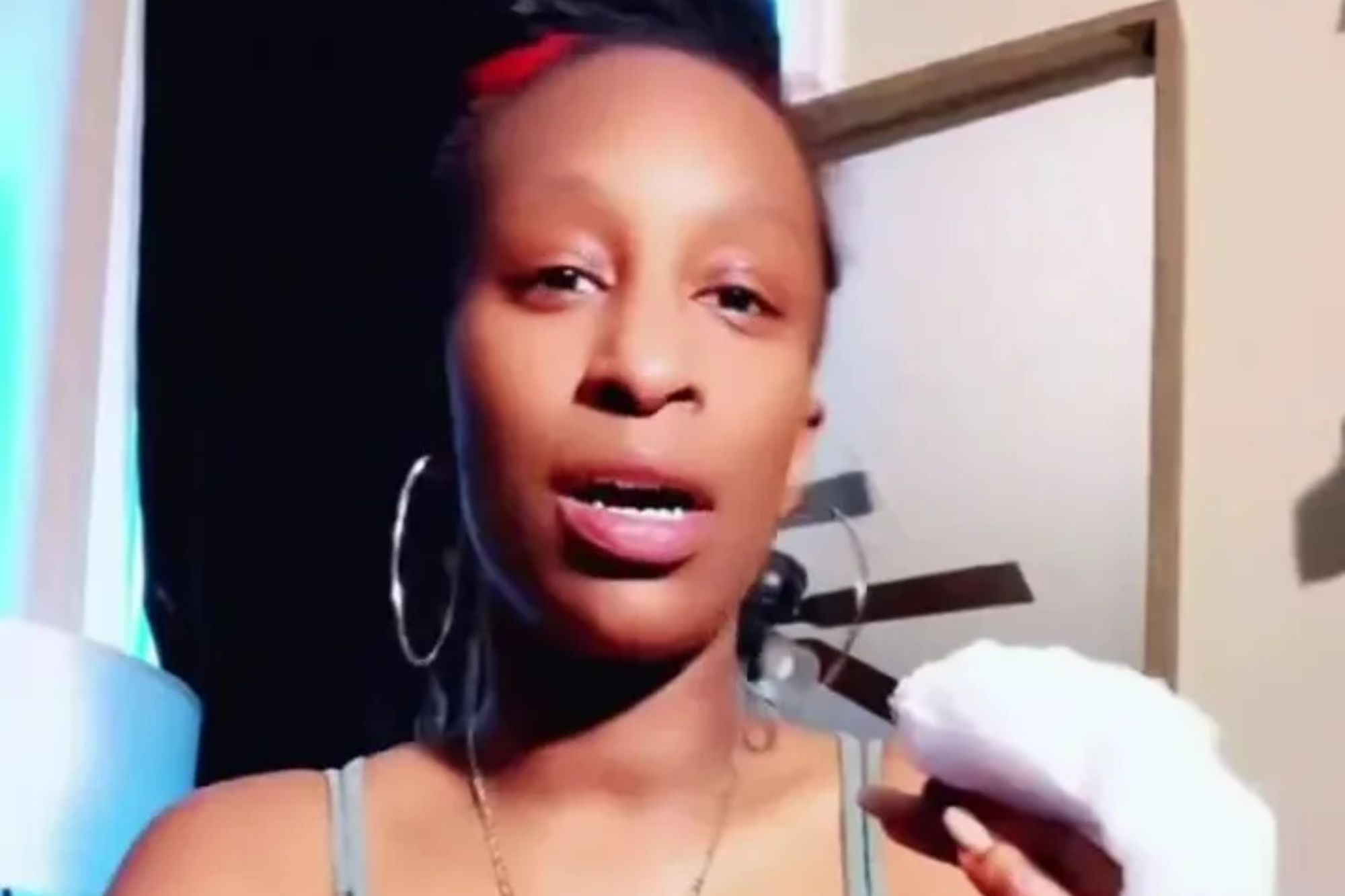 I wanted a glam manicure but my nail salon trip ended with me getting my finger AMPUTATED – now I can only use one hand