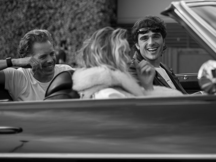 Margot Robbie & Jacob Elordi Look Great Together in Traffic in New Pics