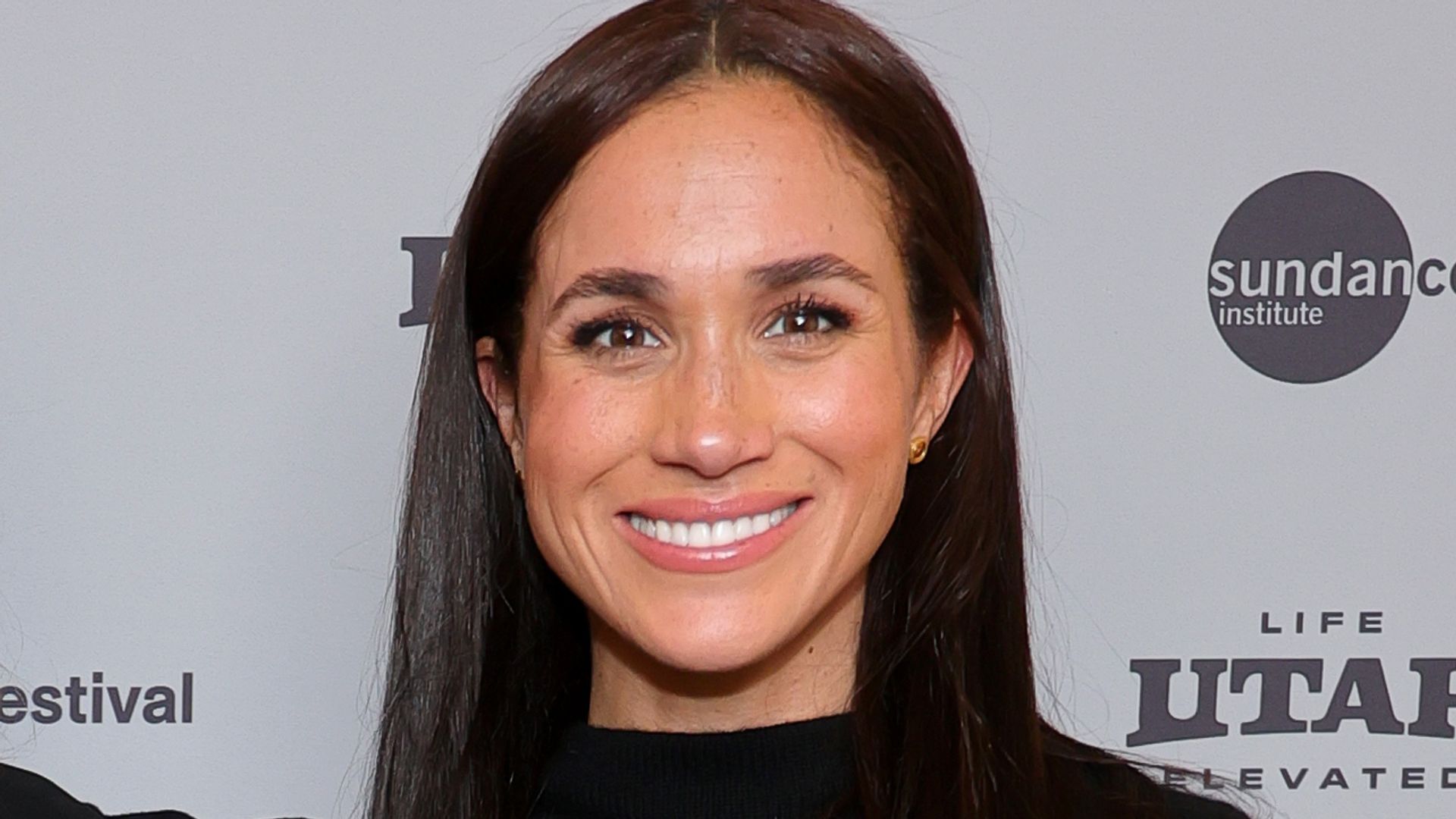 Meghan Markle oozes chic in slinkiest flared jeans