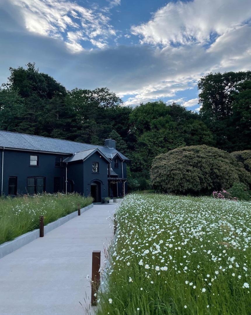 Michelin-starred restaurant charging £468-a-head & hailed by top BBC chef is slapped with one-star hygiene rating